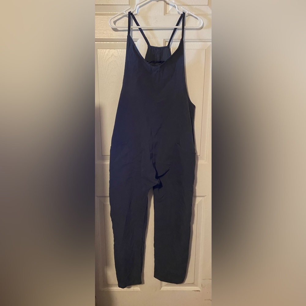 Woman’s Sleeveless Overall Jumpsuit
